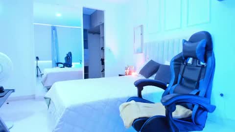 VERONICA online show from 04/21/26, 01:50