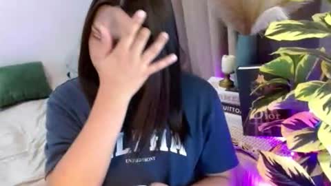 Snapshot of veronica_kate25 chatting on 10/21/25, 08:42 veronica_kate25 online show from 10/21/25, 08:42