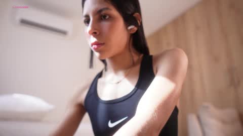 Veronica online show from 12/16/25, 02:11