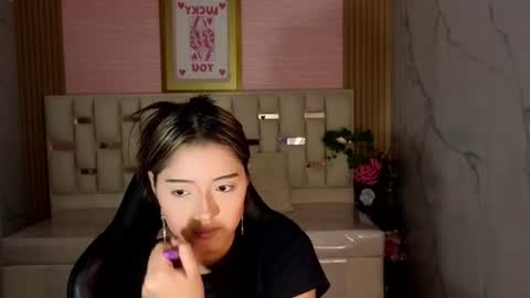 veronicaa_s online show from 06/18/26, 08:13