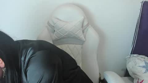 Snapshot of veronicaa_squirt chatting on 04/23/26, 04:03 veronicaa_squirt online show from 04/23/26, 04:03