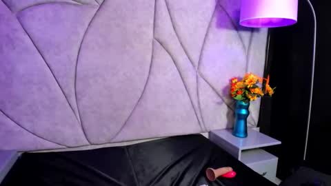 Snapshot of veronicacream_ chatting on 05/20/26, 04:29 VeronicaCream online show from 05/20/26, 04:29