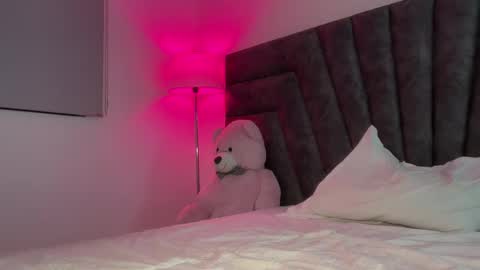 Miss Veronica dussan  Tw Veronicasm     IG Ashveronica  online show from 06/11/26, 12:32