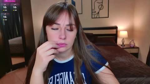 Veronica online show from 10/21/25, 05:19