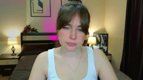Snapshot of veronicafreman chatting on 04/28/26, 05:12 Veronica online show from 04/28/26, 05:12