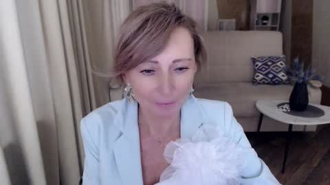 Helen online show from 01/17/25, 11:17