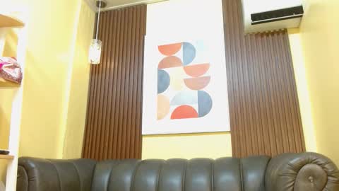 Veronica Robles online show from 10/31/25, 08:32