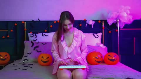 Veronica online show from 10/22/25, 06:07