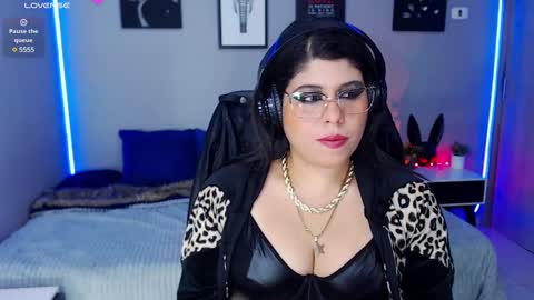Miss Veronika online show from 01/18/25, 02:44