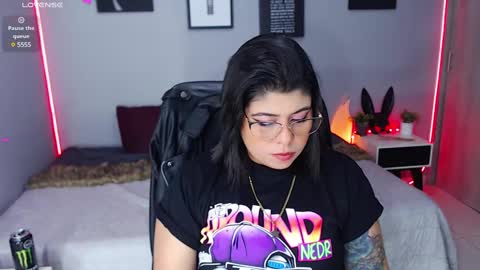 Miss Veronika online show from 02/12/25, 10:46