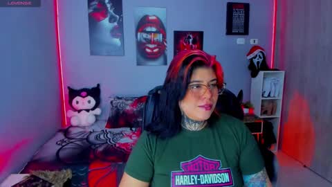 Miss Veronika online show from 11/17/25, 07:36