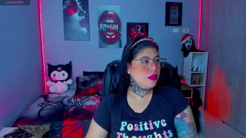 Miss Veronika online show from 11/19/25, 08:14