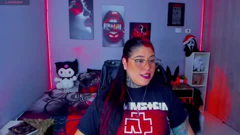 Miss Veronika online show from 11/25/25, 07:14