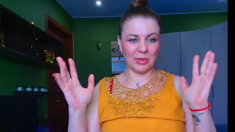 Snapshot of veronikawgold chatting on 06/07/26, 04:55 VeronikawGold online show from 06/07/26, 04:55