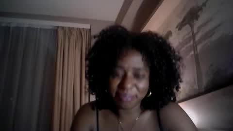 Snapshot of verronique1511 chatting on 04/22/26, 09:27 verronique1511 online show from 04/22/26, 09:27