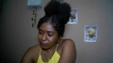 Snapshot of verronique1511 chatting on 04/26/26, 02:53 verronique1511 online show from 04/26/26, 02:53