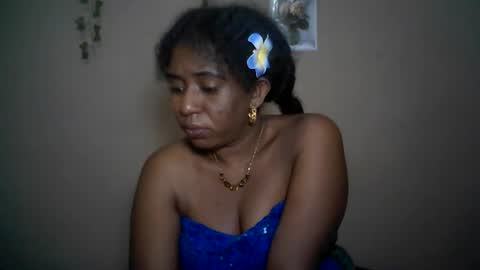 Snapshot of verronique1511 chatting on 05/04/26, 04:52 verronique1511 online show from 05/04/26, 04:52