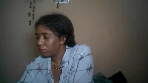 Snapshot of verronique1511 chatting on 05/06/26, 03:35 verronique1511 online show from 05/06/26, 03:35