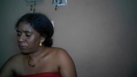 Snapshot of verronique1511 chatting on 05/06/26, 05:07 verronique1511 online show from 05/06/26, 05:07