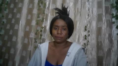 Snapshot of verronique1511 chatting on 05/23/26, 06:12 verronique1511 online show from 05/23/26, 06:12