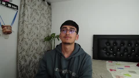 versatileguuy online show from 09/22/25, 02:13