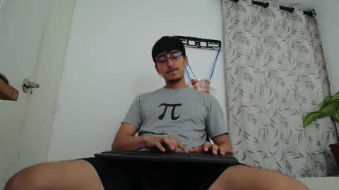 versatileguuy online show from 10/17/25, 01:42