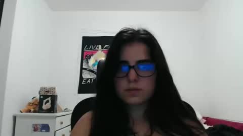 Snapshot of veruca99 chatting on 11/01/25, 02:13 veruca99 online show from 11/01/25, 02:13