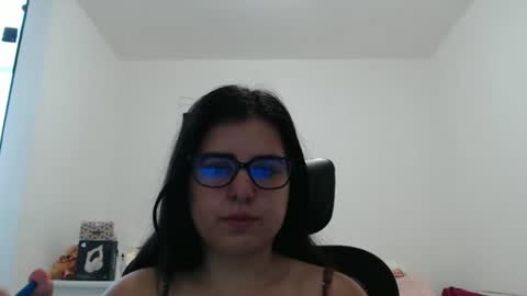 Snapshot of veruca99 chatting on 11/03/25, 01:45 veruca99 online show from 11/03/25, 01:45