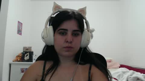 Snapshot of veruca99 chatting on 11/12/25, 11:36 veruca99 online show from 11/12/25, 11:36