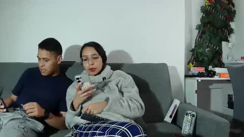 Snapshot of very_hard2 chatting on 10/31/25, 04:30 very_hard2 online show from 10/31/25, 04:30