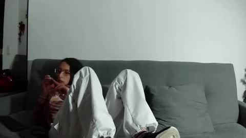 Snapshot of very_hard2 chatting on 11/24/25, 08:19 very_hard2 online show from 11/24/25, 08:19