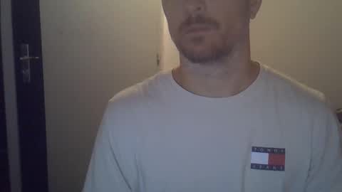 Snapshot of veryhotpervert chatting on 10/01/25, 06:19 veryhotpervert online show from 10/01/25, 06:19