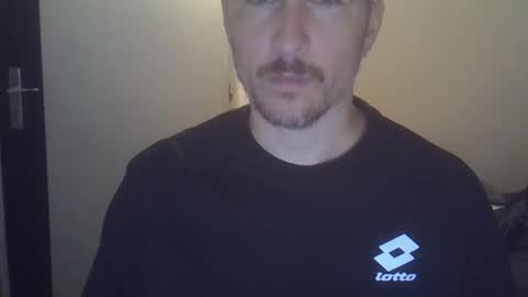 Snapshot of veryhotpervert chatting on 12/22/25, 02:58 veryhotpervert online show from 12/22/25, 02:58