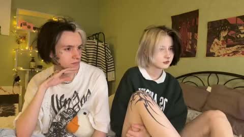 veryraretwins online show from 10/04/25, 10:08