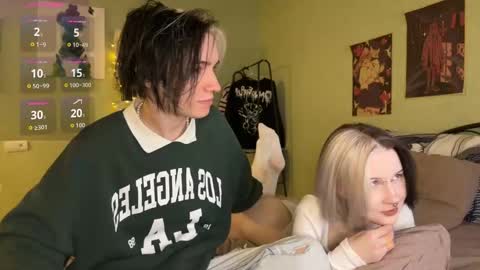 veryraretwins online show from 11/18/25, 10:03