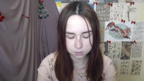 veryveryvery_shy online show from 12/22/25, 07:49