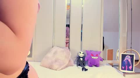 Vesper Velvet  online show from 09/20/25, 08:54