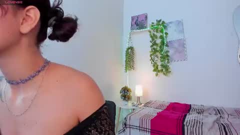 Snapshot of vexa_rosie chatting on 06/25/26, 04:45 hi im vexa online show from 06/25/26, 04:45