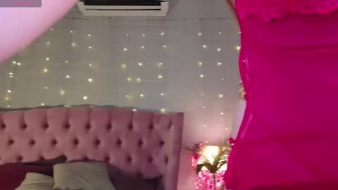 Snapshot of vi__sky chatting on 02/20/26, 05:15 Alice please dont forget to thumbs up me online show from 02/20/26, 05:15