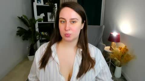 Camilla online show from 04/10/26, 12:21