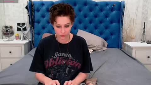 Snapshot of via_mayer chatting on 05/25/26, 04:29 Via online show from 05/25/26, 04:29