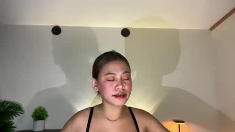 via_olala online show from 11/05/25, 06:08