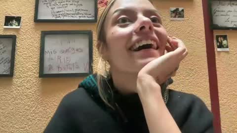Snapshot of viajemos chatting on 07/02/26, 07:53 papichulo y mamichula online show from 07/02/26, 07:53