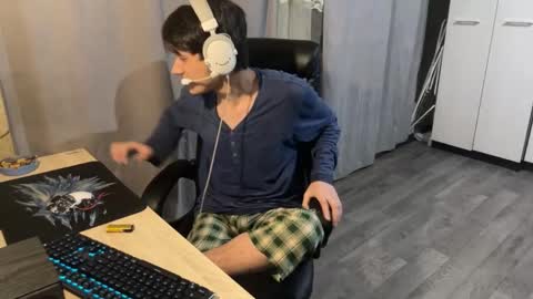 vialeras online show from 11/10/25, 02:10