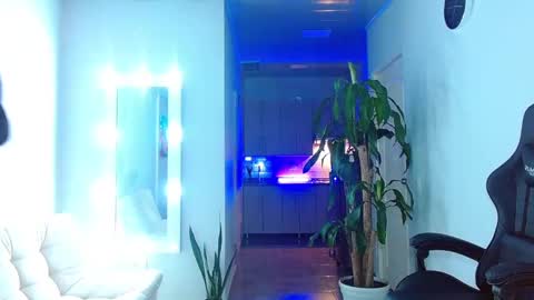 Ariana  online show from 12/22/24, 01:12