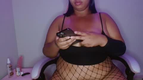 Snapshot of vibe_xxxo chatting on 07/30/26, 05:39 vibe_xxxo online show from 07/30/26, 05:39