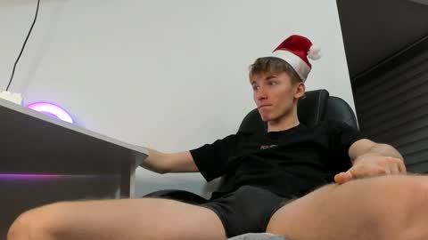 Snapshot of vibemygirl chatting on 12/26/24, 01:54 vibemygirl online show from 12/26/24, 01:54