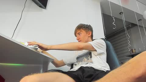 Snapshot of vibemygirl chatting on 02/06/25, 04:14 vibemygirl online show from 02/06/25, 04:14