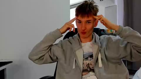 Snapshot of vibemygirl chatting on 03/11/25, 06:43 vibemygirl online show from 03/11/25, 06:43