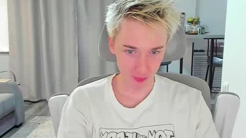 Snapshot of vibemygirl chatting on 10/11/25, 10:36 vibemygirl online show from 10/11/25, 10:36